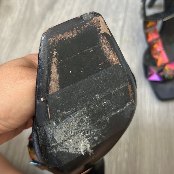 Gucci Black Heels with Crystal Embellishments - Picture 9 of 13